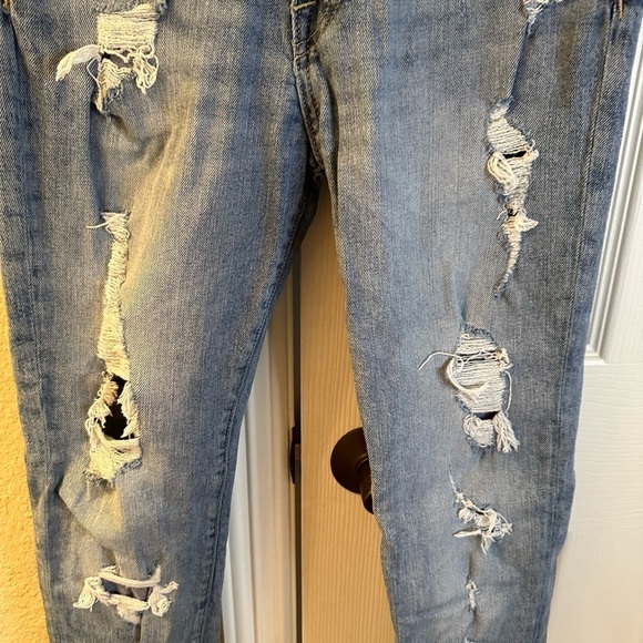 H&M Light Blue Distressed Skinny Jeans - Picture 3 of 8